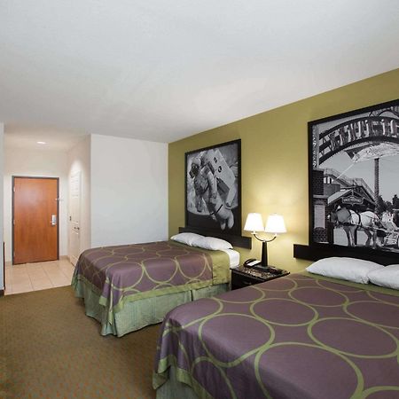 Super 8 By Wyndham Laporte La Porte Dış mekan fotoğraf