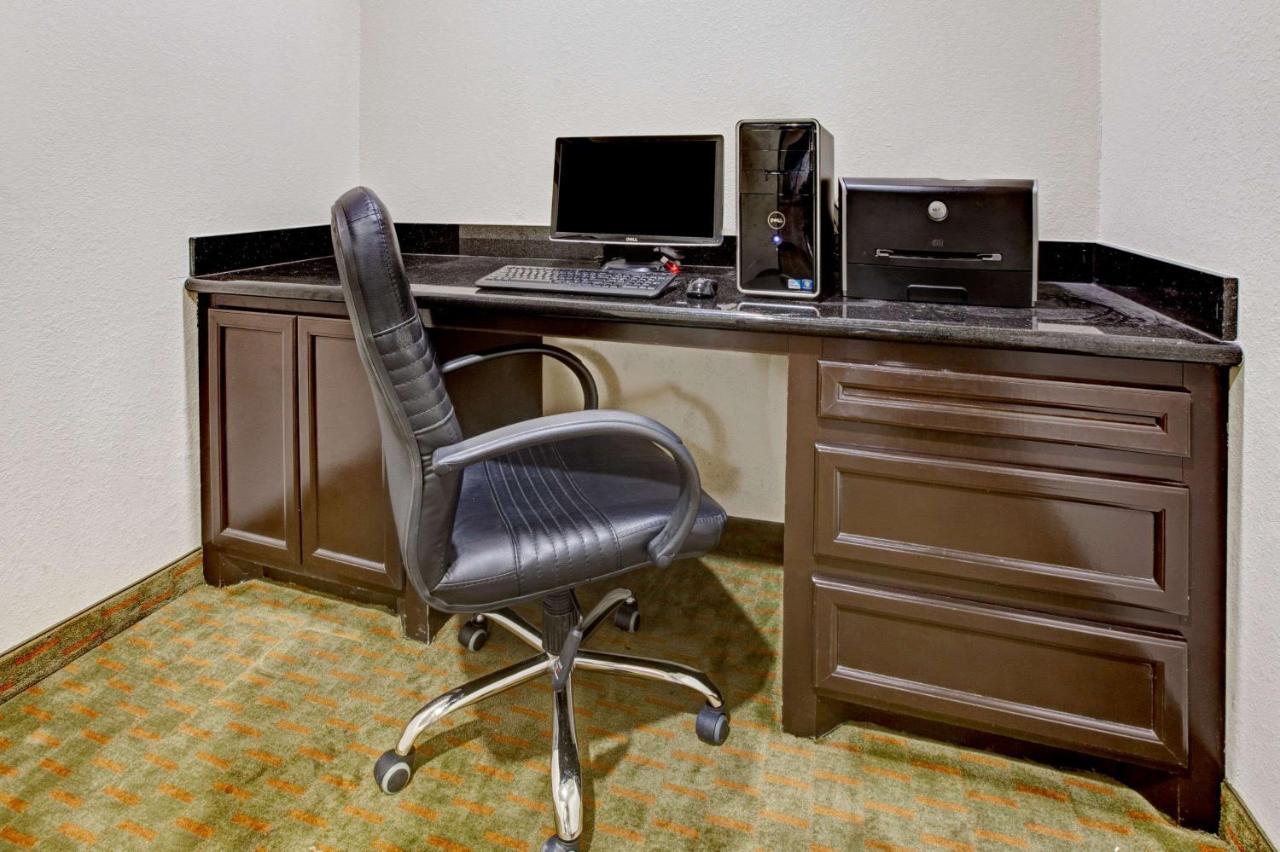 Super 8 By Wyndham Laporte La Porte Dış mekan fotoğraf